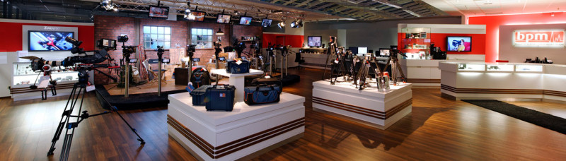 media/image/Showroom-Totale59f32b9198bba.jpg